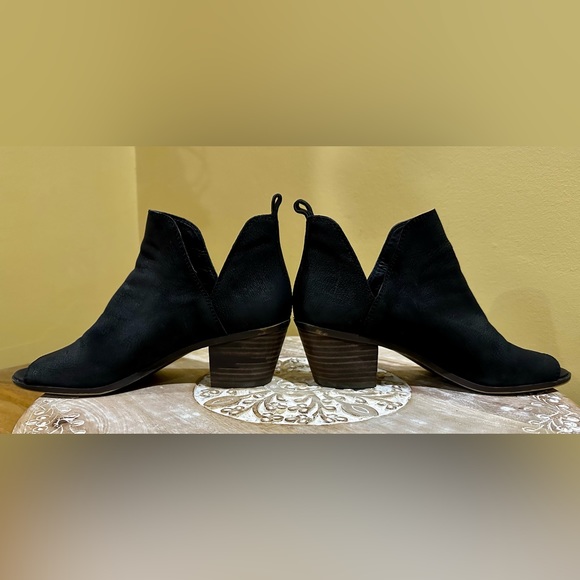 EUC Lucky Brand Black Quality Leather Ankle Boots/"Shooties". Size 6.5 - Picture 6 of 12